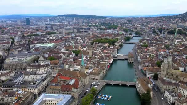 스위스 취리히 시 상공을 비행하는 모습 — 비디오