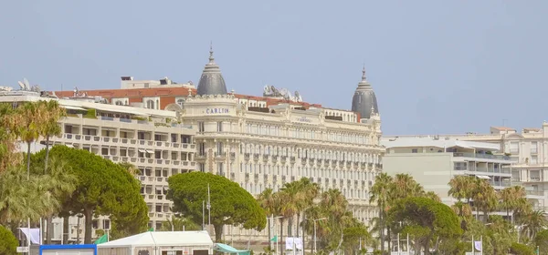 Berömda Carlton Hotel i Cannes - City of CANNES, Frankrike - 12 juli 2020 — Stockfoto