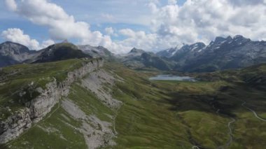 Melchsee Frutt 'taki İsviçre Alpleri - seyahat görüntüleri