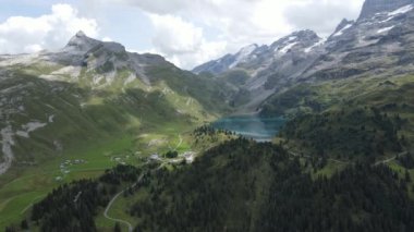 Melchsee Frutt 'taki İsviçre Alpleri - seyahat görüntüleri