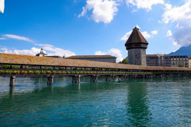 Lucerne şehrindeki Chapel Köprüsü - seyahat fotoğrafçılığı
