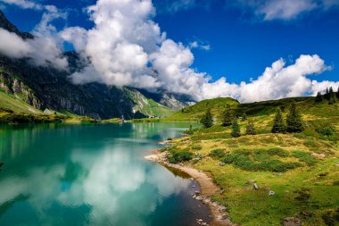 İnanılmaz İsviçre - Mountain Lake Truebsee - seyahat fotoğrafçılığı