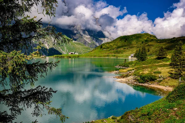 Amazing Switzerland Mountain Lake Truebsee Viagens — Fotografia de Stock