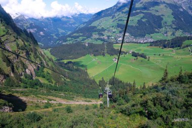 Engelberg 'deki Titlis Cableway Dağı - ENGELBERG, SWitzERLAND - 15 AĞUSTOS 2020