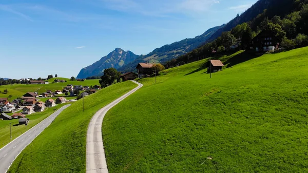 スイスの典型的な風景 スイスアルプス 旅行写真 — ストック写真