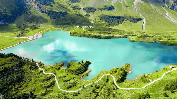 Mountain Lake Truebsee Στην Ελβετία Ταξιδιωτική Φωτογραφία — Φωτογραφία Αρχείου