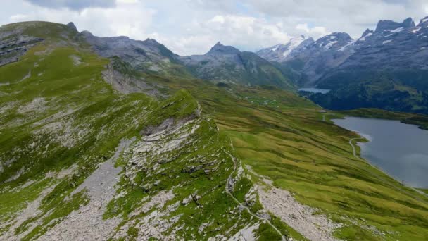 Oblíbené Místo Pro Dovolenou Švýcarských Alpách Okres Melchsee Frutt Švýcarsku — Stock video