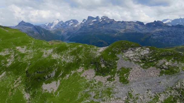 Vlucht Prachtige Natuur Van Zwitserland Zwitserse Alpen Van Boven Reisbeelden — Stockvideo