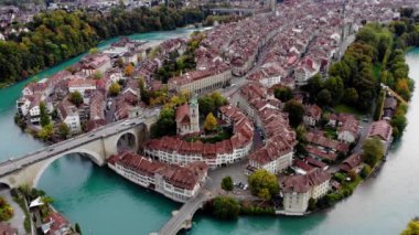 İsviçre 'nin başkenti Bern üzerindeki hava manzarası