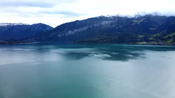 Belo Lago Thun na Suíça — Vídeo de Stock