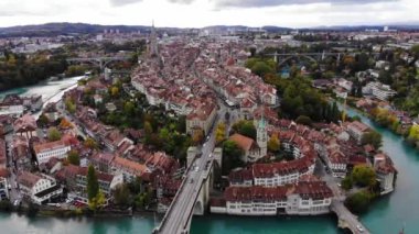 İsviçre 'nin başkenti Bern üzerindeki hava manzarası