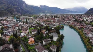 İsviçre 'deki Interlaken şehrinin hava manzarası