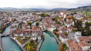 İsviçre 'deki Thun şehrinin hava manzarası