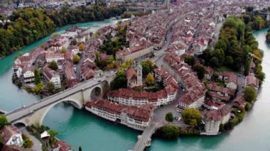 İsviçre 'nin başkenti Bern üzerindeki hava manzarası