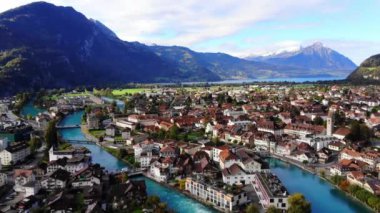 İsviçre 'deki Interlaken şehrinin hava manzarası