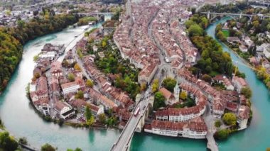 İsviçre 'nin başkenti Bern üzerindeki hava manzarası