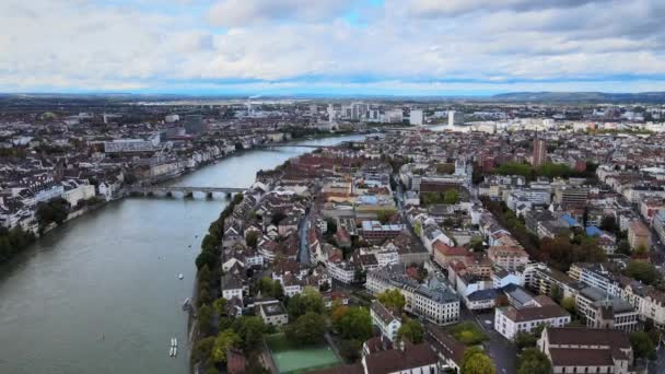 Basel İsviçre ve Ren nehri üzerinde hava manzarası — Stok video