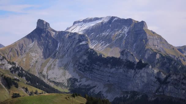 Úžasný panoramatický výhled na švýcarské Alpy — Stock video