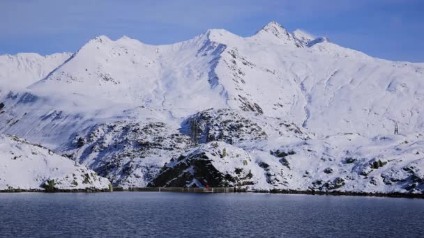 De vackra glaciärerna i de schweiziska alperna — Stockvideo