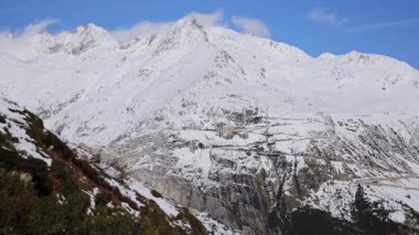 İsviçre Alplerinde muhteşem panoramik manzara