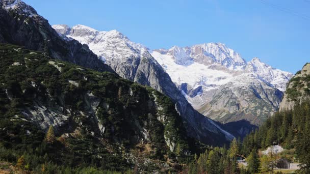 Magnifique vue panoramique dans les Alpes suisses — Video