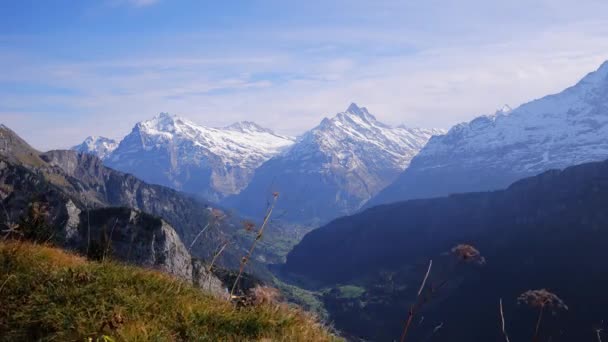 Nádherná krajina ve švýcarských Alpách — Stock video