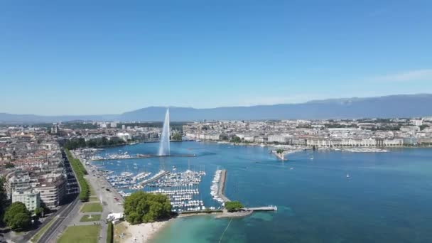 Vista de Aeial sobre el lago de Ginebra en Suiza — Vídeo de stock
