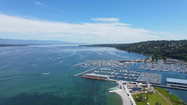 Aeial view over Lake Geneva in Switzerland — Stock Video