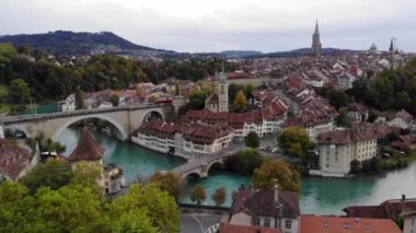 İsviçre 'nin başkenti Bern üzerindeki hava manzarası