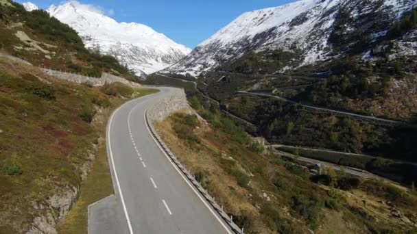 El hermoso Grimselpass en los Alpes Suizos - Suiza desde arriba — Vídeos de Stock