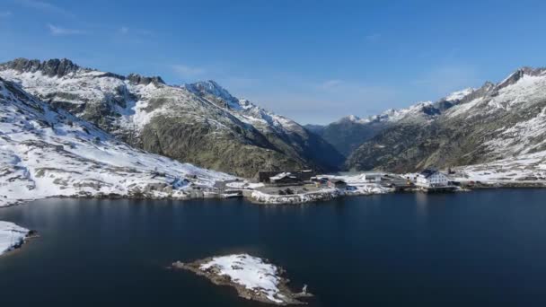 Volo sopra i ghiacciai ammassati nelle Alpi svizzere - Svizzera dall'alto — Video Stock