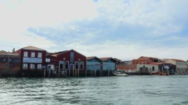 Venice, İtalya - 7 Temmuz 2018: Venedik Adaları görünümüne denizden. mavi deniz, gökyüzü, yaz günü. Burano adası, Murano Adası, San Michele Adası, San Giorgio Maggiore Adası, San Servolo Adası