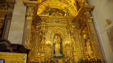 Torino, İtalya - 7 Temmuz 2018: İç in Turin katedral Duomo di 1470 yılında inşa Torino. Kilisenin kutsal Shroud Torino Kefeni geçerli ebedi istirahat yeri olduğunu .