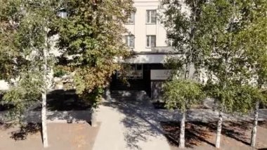 Cherkasy, Ukrayna, 20 Eylül 2019: restoran binası cephesi. İşletmede büyük kafe