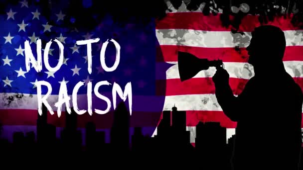 Animatie. zwart silhouet van demonstrant houdt megafoon vast, schreeuwt slogan - NO TO RACISM. achtergrond is van zwaaien USA vlag, wolkenkrabbers zwarte silhouetten, stad. — Stockvideo