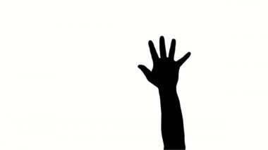 Yakın plan, erkekler parmaklarını, avuç içini, el hareketini, beyaz arka planda siyah bir siluet açtılar. Protesto sanatı, mücadele sembolü, yardım umudu, haklar için mücadele kavramı