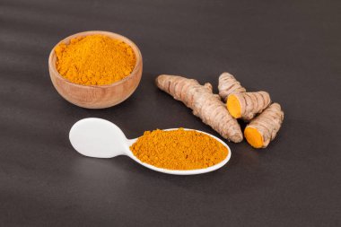 Zerdeçal - Curcuma longa kök ve zerdeçal tozu