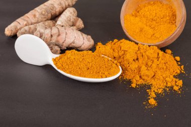 Zerdeçal - Curcuma longa kök ve zerdeçal tozu