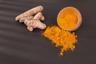 Zerdeçal - Curcuma longa kök ve zerdeçal tozu