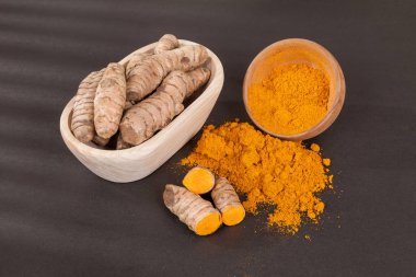 Zerdeçal - Curcuma longa kök ve zerdeçal tozu