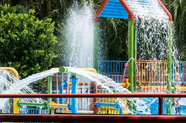 Parque Aquático Área Piscina Para Crianças Dia Ensolarado — Fotografia de Stock
