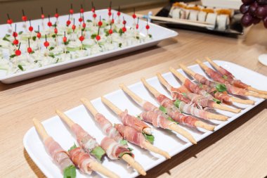 Tablo ile farklı meze servis 