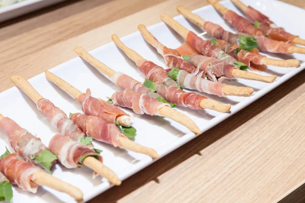 Tablo ile farklı meze servis 