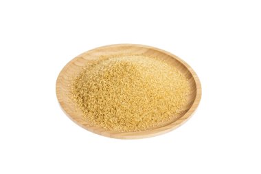 Beyaz arka plan üzerinde kahverengi şeker ile ahşap yemek