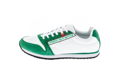 Medellin, Kolombiya - 21 Şubat 2019: beyaz arka plan üzerinde kentsel spor ayakkabıları marka