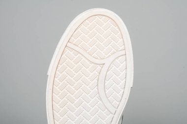 Spor Medellin, Kolombiya - 24 Şubat 2019: Converse ayakkabıları gri arka plan üzerinde