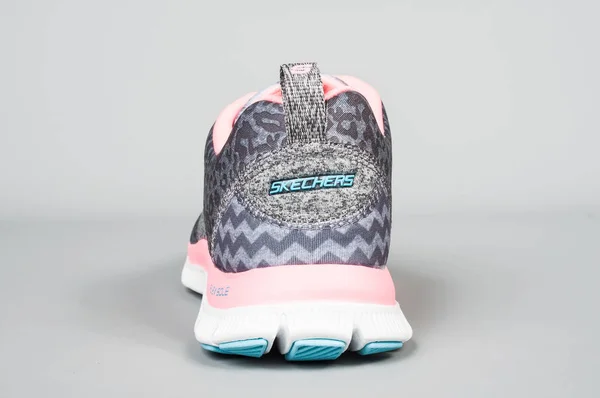 Medellin Colombie Février 2019 Skechers Chaussures Sport Sur Fond Gris — Photo