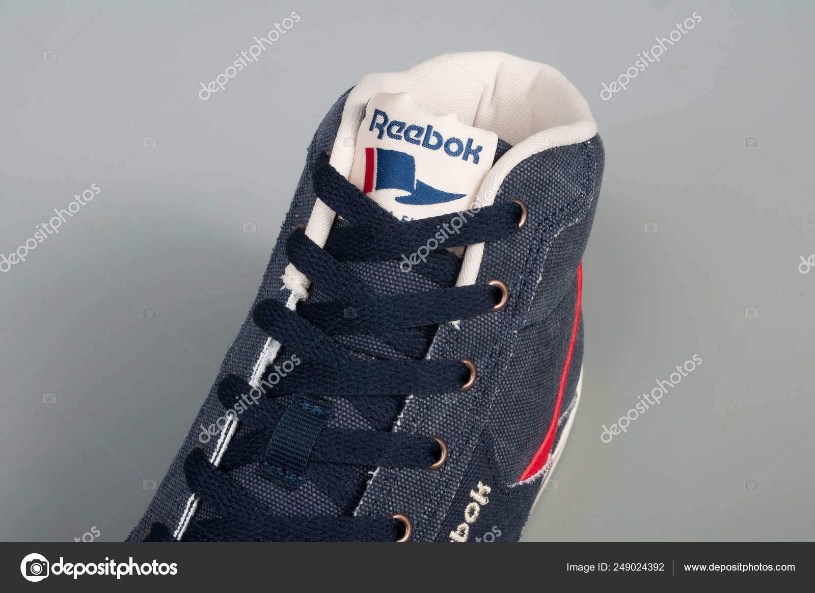 reebok colombia medellin