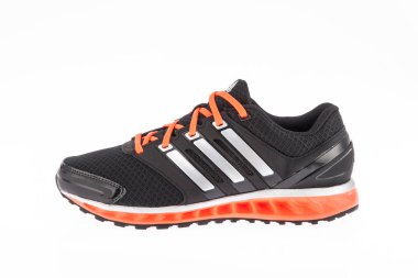 Medellin, Kolombiya - Marzo 15, 2019: Adidas spor ayakkabıları beyaz arka plan üzerinde