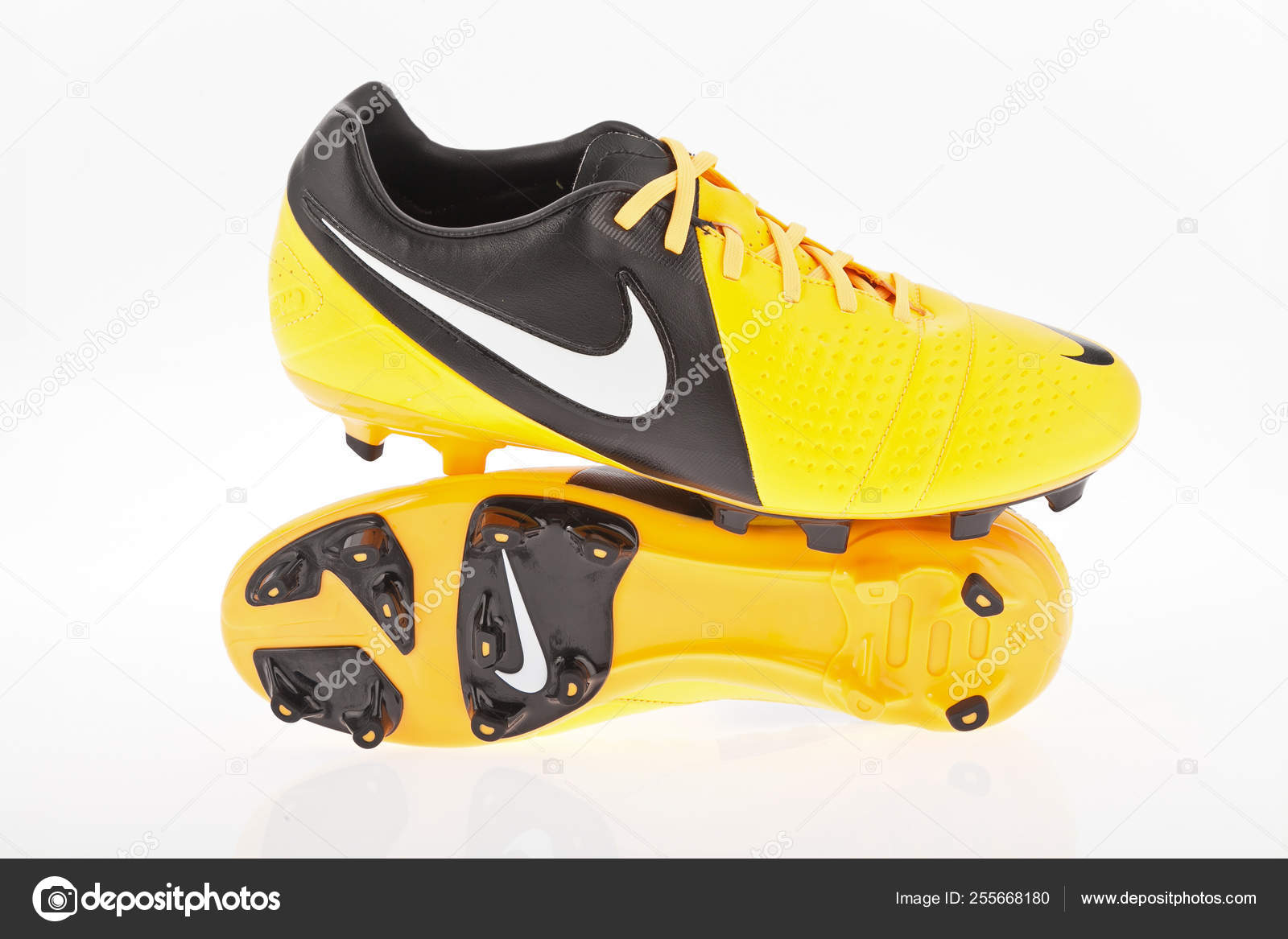 nike football shoes 2019